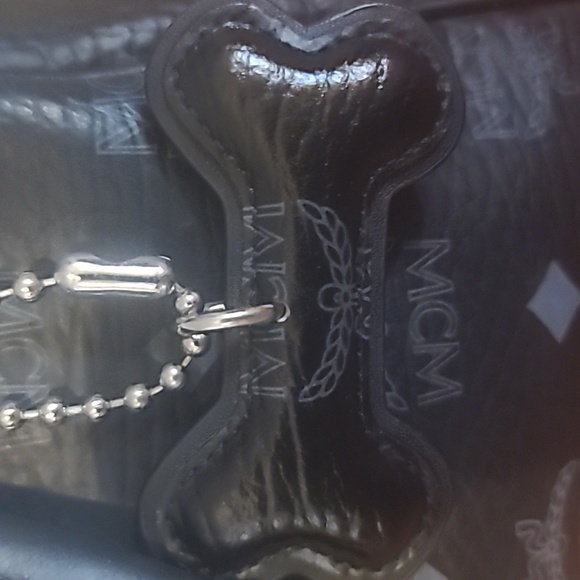 MCM Handbag excellent condition with dog bone - Picture 3 of 10